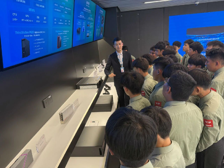 八维职业学校：编织未来科技梦幻网，开启鸿蒙系统开发精英之旅！